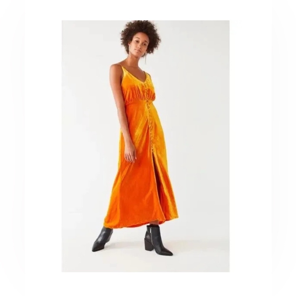 Urban outfitters Lady Lava button down oranges velvet midi dress